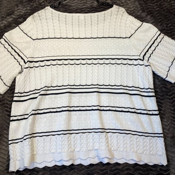 Chicos White Textured Knit Top W/ Black Scalloped Stripes Short Sleeve Womens XL - Picture 7 of 9